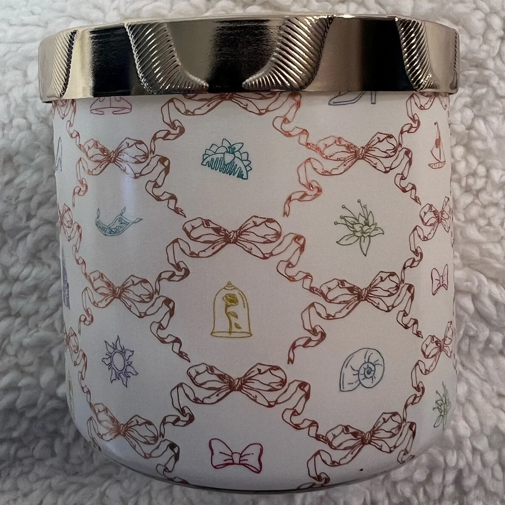 B&B Works Disney Princess "Life's A Fairytale" Limited 3-Wick Soy Scented Candle - Picture 5 of 12